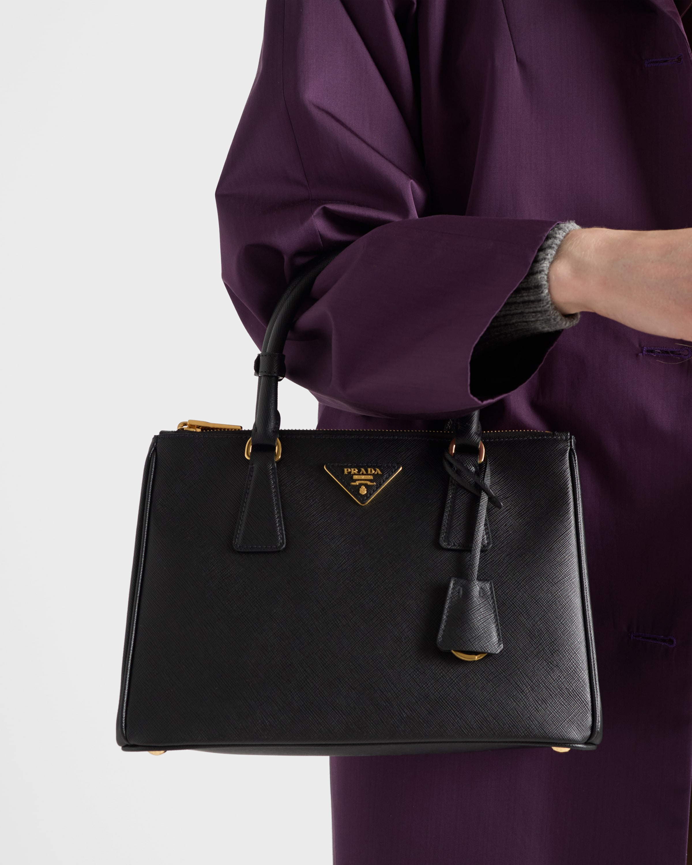 Prada Galleria Medium Borsa in Saffiano Nera — Hardware Oro