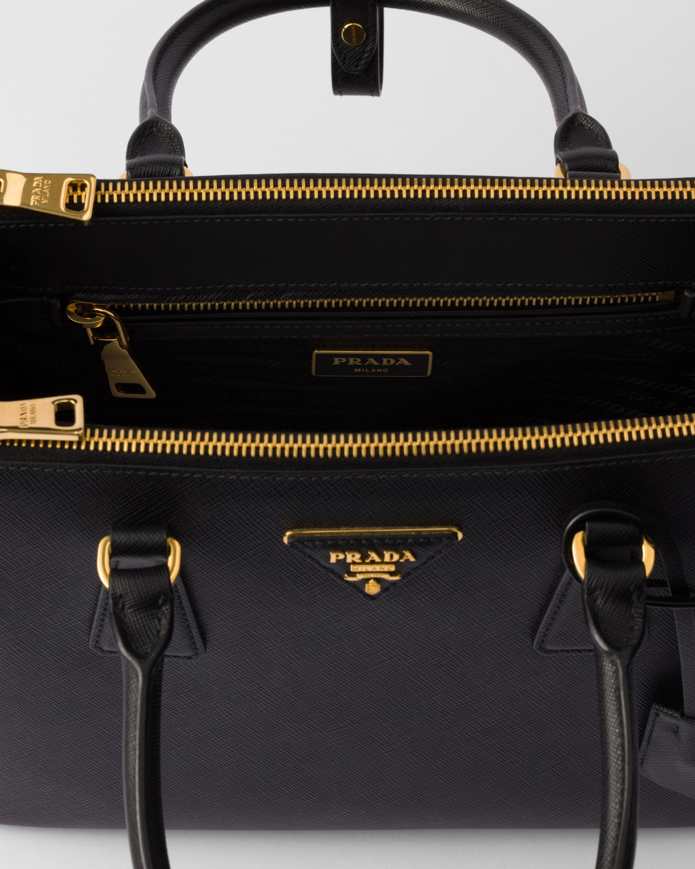 Prada Galleria Medium Borsa in Saffiano Nera — Hardware Oro